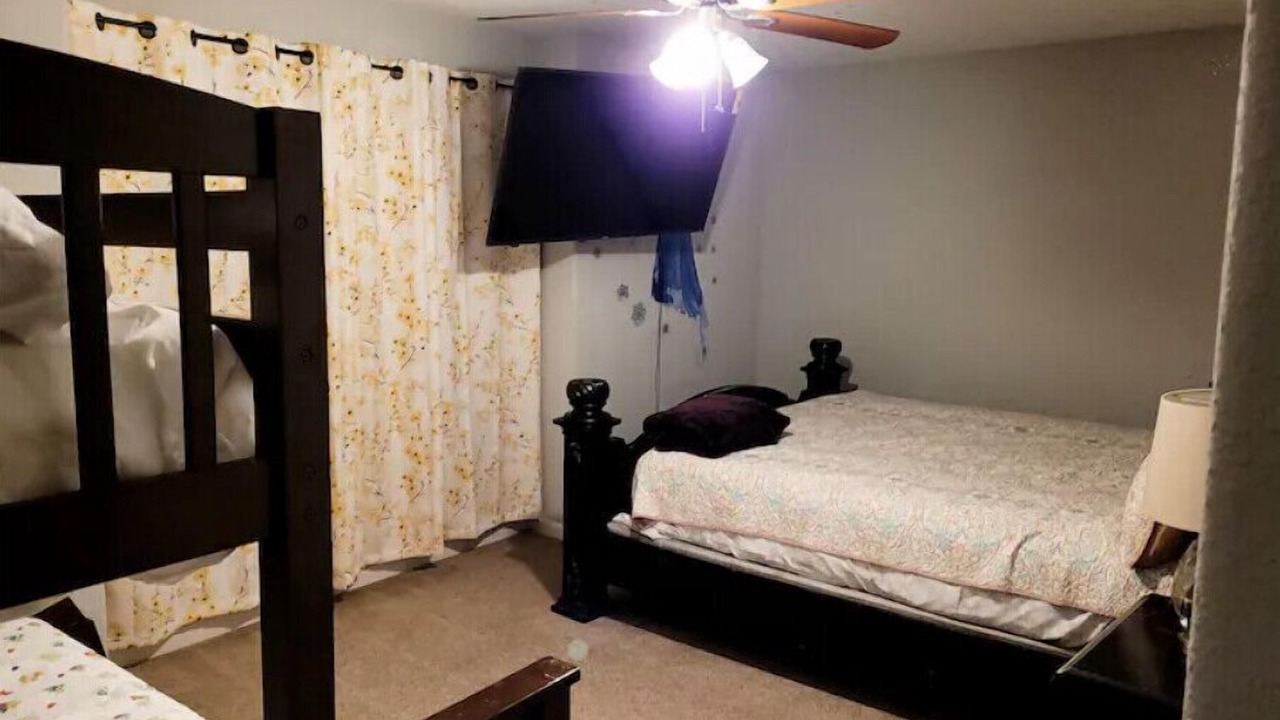 Photo of Bedroom in Cottage Line