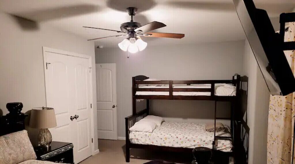 Photo of Bedroom in Cottage Line