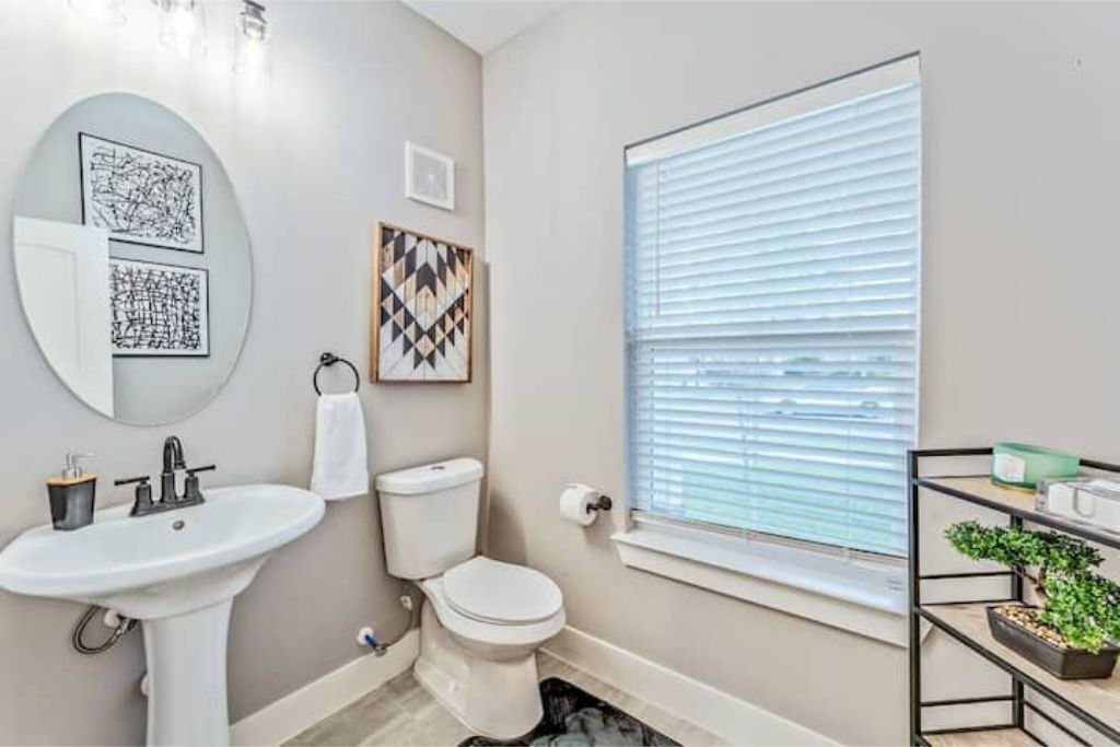 Photo of Bathroom in Southbelt/Ellington