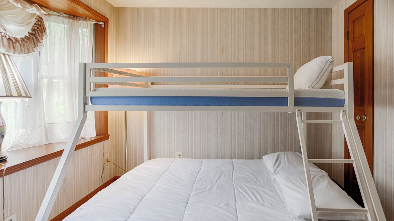 Photo of Bedroom in Honeoye