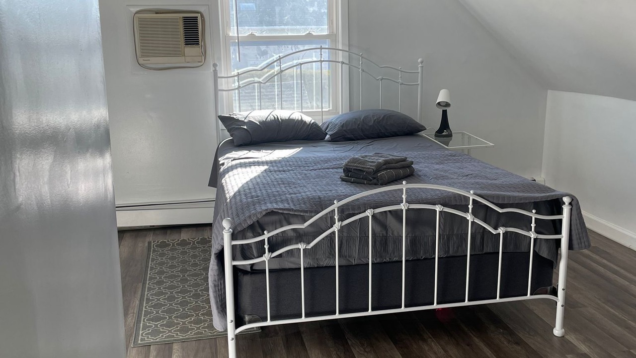 Photo of Bedroom in Garden City Park