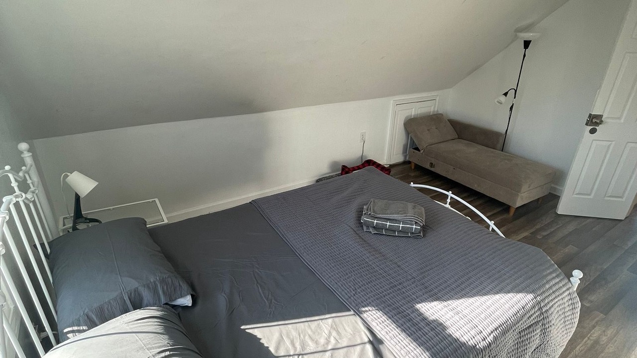 Photo of Bedroom in Garden City Park