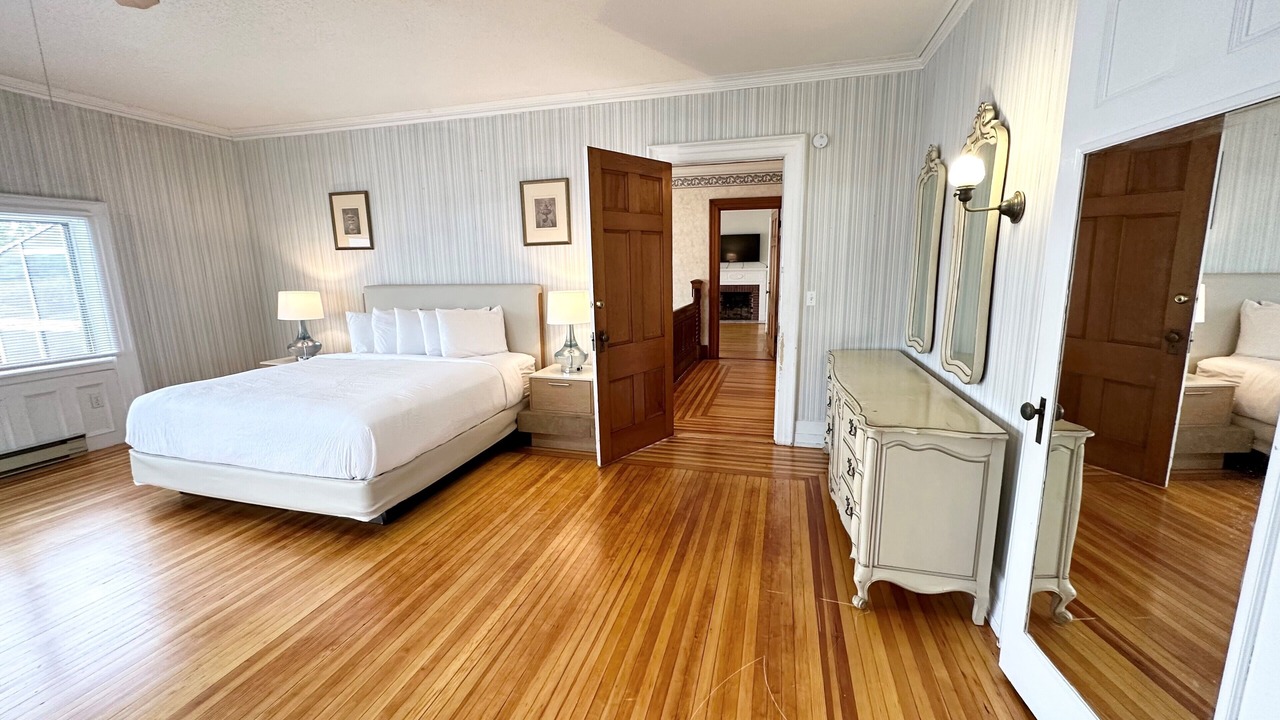 Photo of Bedroom in Lake George
