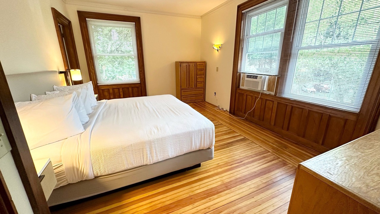 Photo of Bedroom in Lake George