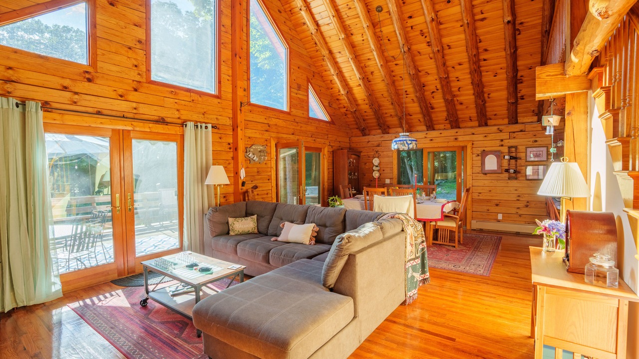 Photo of Livingroom in Kingston