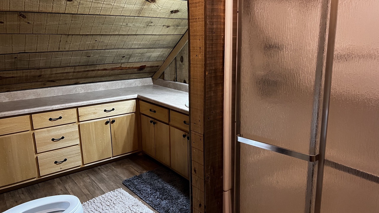 Photo of Bathroom in Lawrenceburg