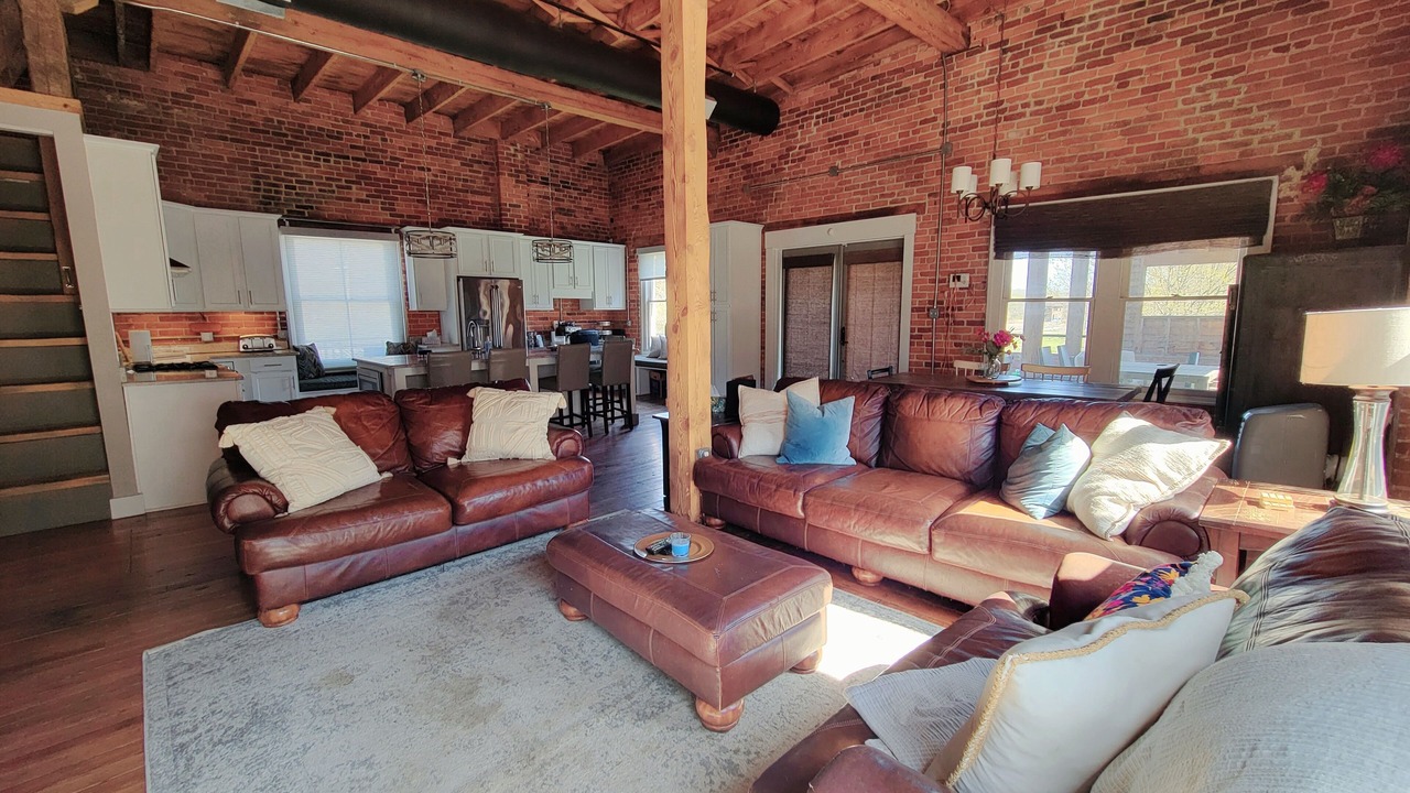 Photo of Livingroom in Central Business District