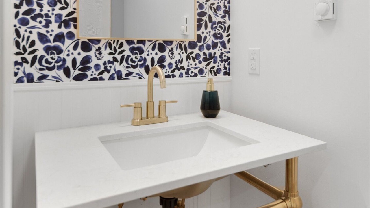 Photo of Bathroom in Ovid