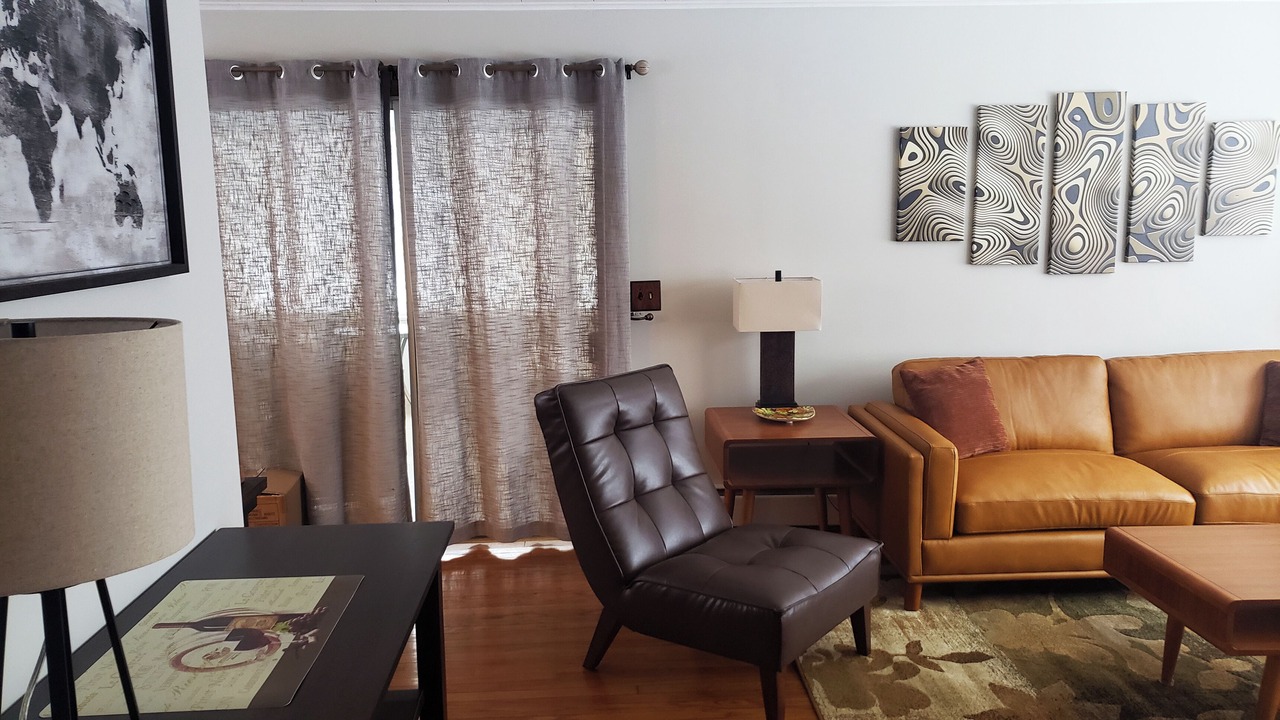 Photo of Livingroom in Queensbury