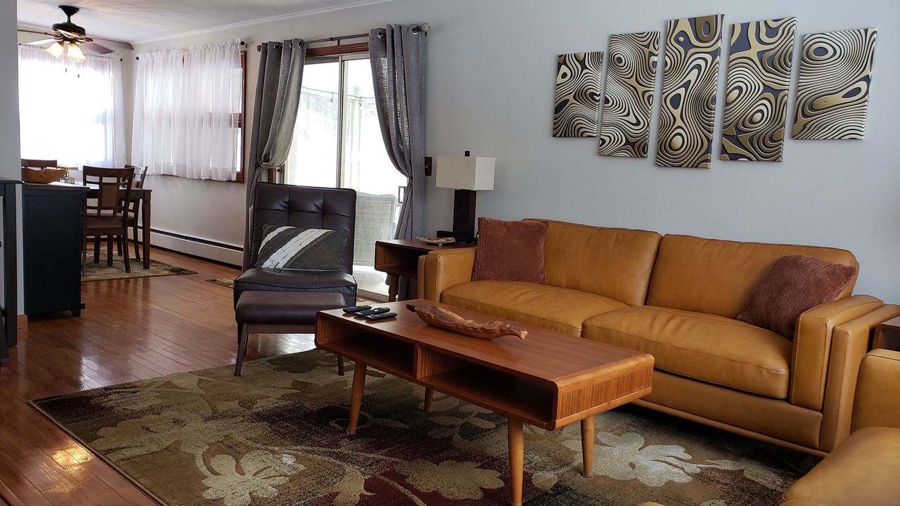 Photo of Livingroom in Queensbury