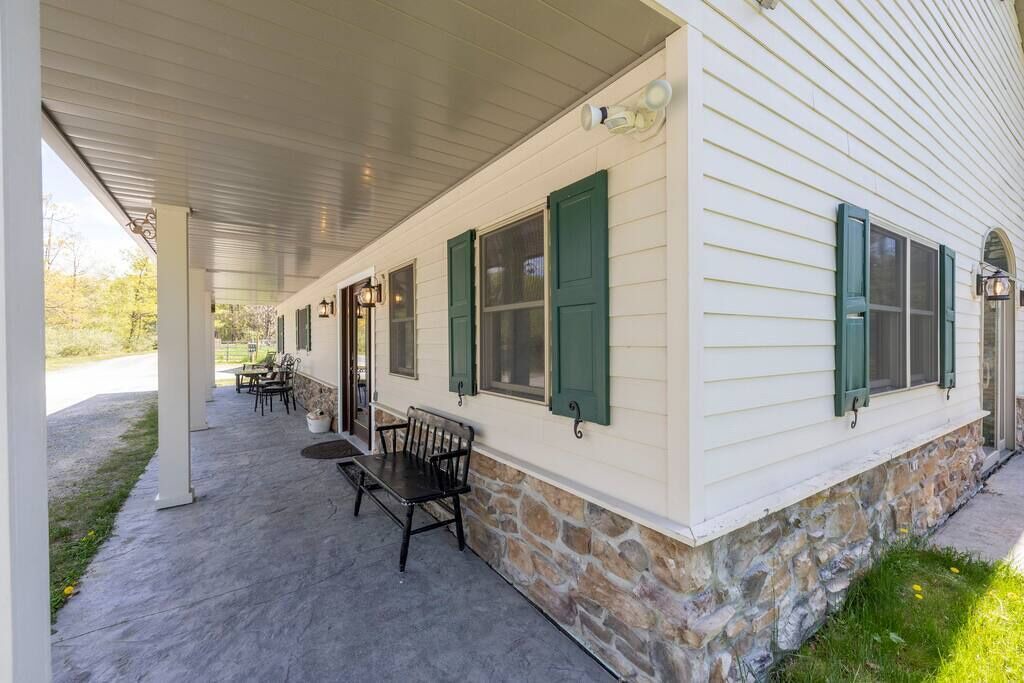 Photo of Patio Balcony in Town of Schodack