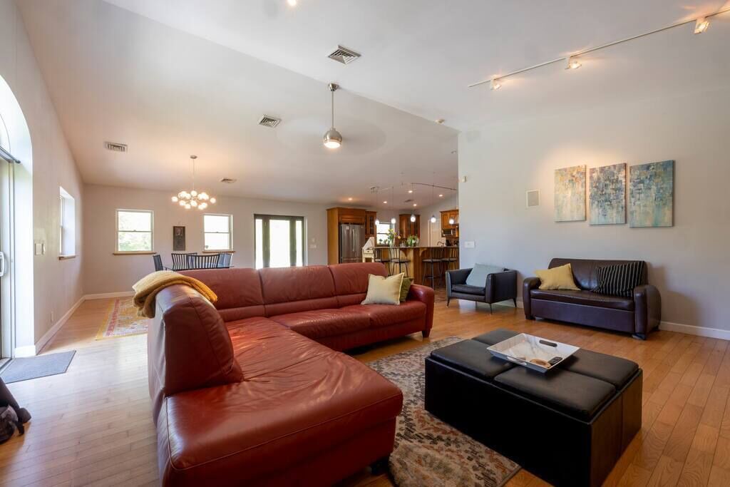 Photo of Livingroom in Town of Schodack