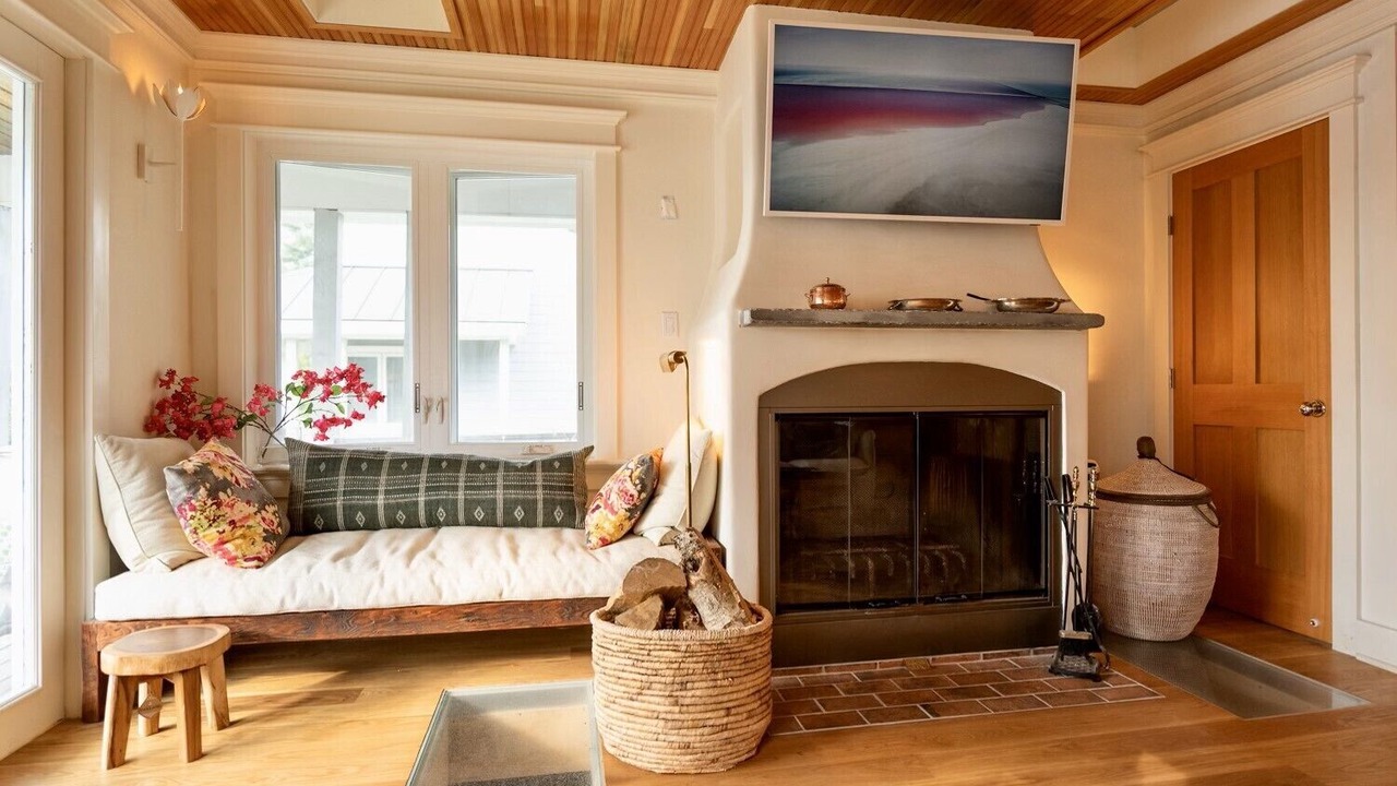 Photo of Livingroom in East Burke
