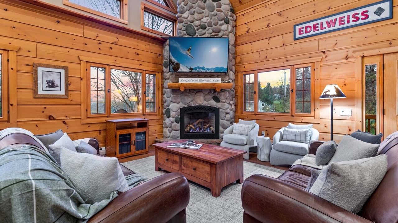 Photo of Livingroom in Ellicottville