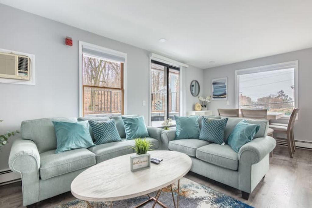 Photo of Livingroom in New Rochelle
