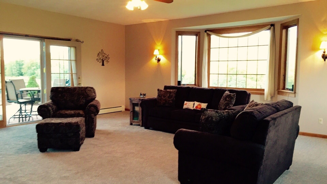 Photo of Livingroom in West Winfield