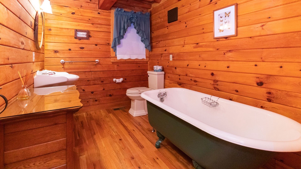 Photo of Bathroom in Ovid