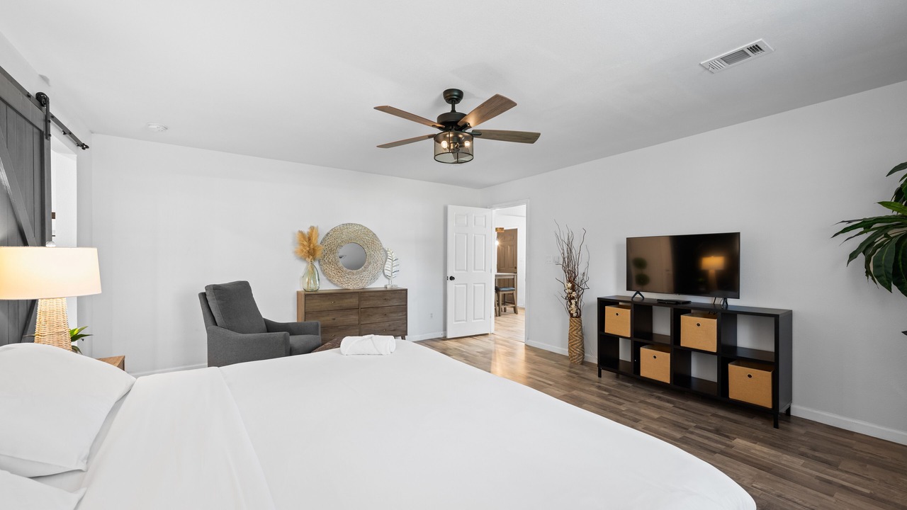 Photo of Bedroom in Angleton