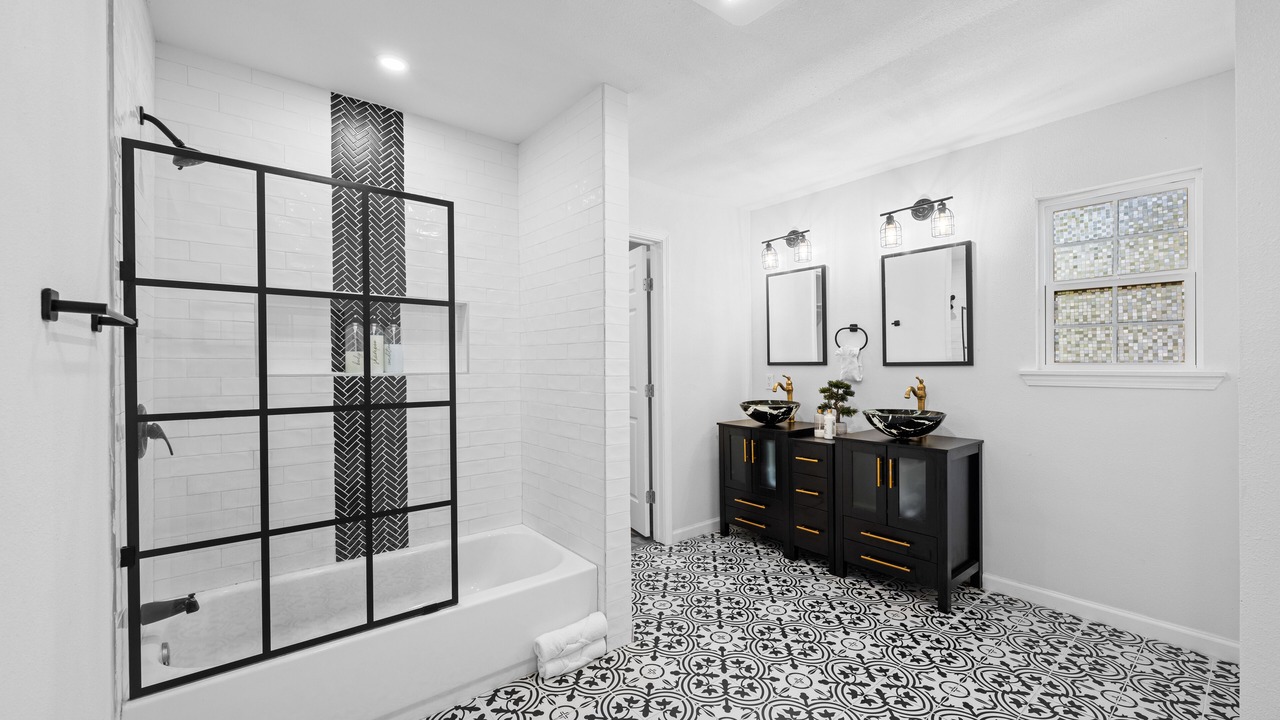 Photo of Bathroom in Angleton