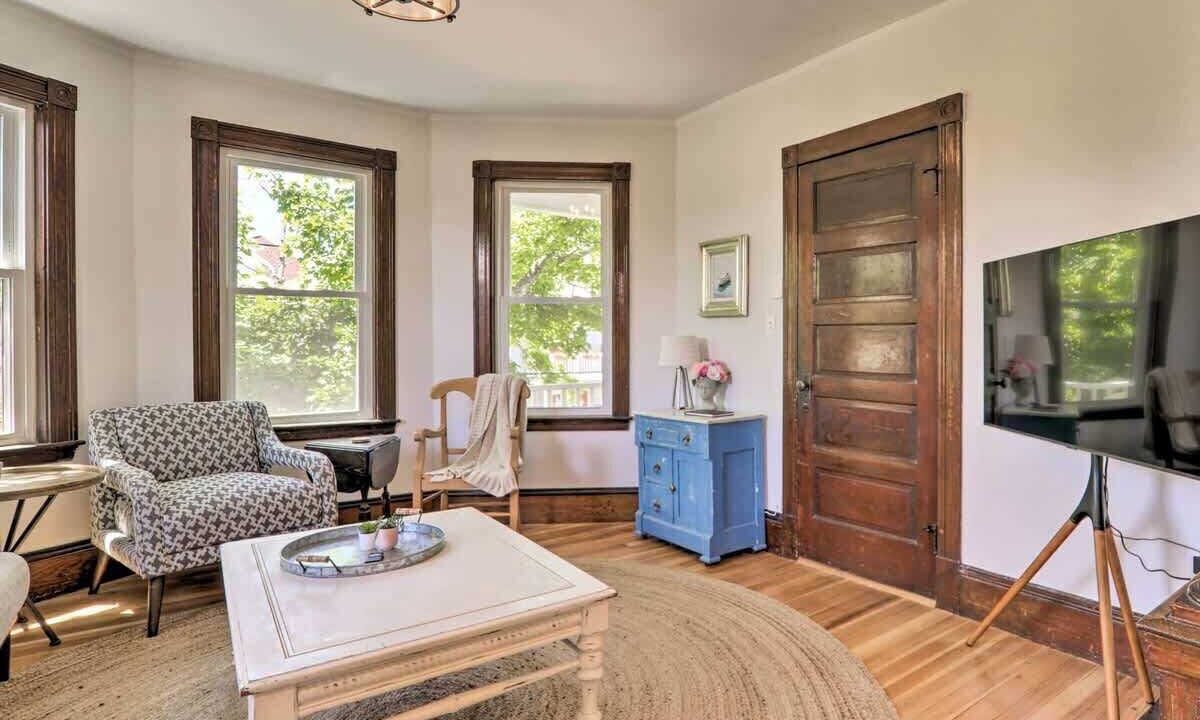 Photo of Livingroom in Salem