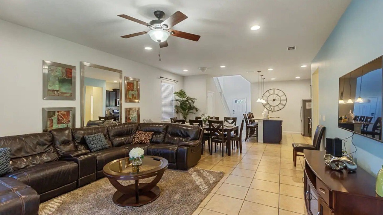 Photo of Livingroom in Four Corners