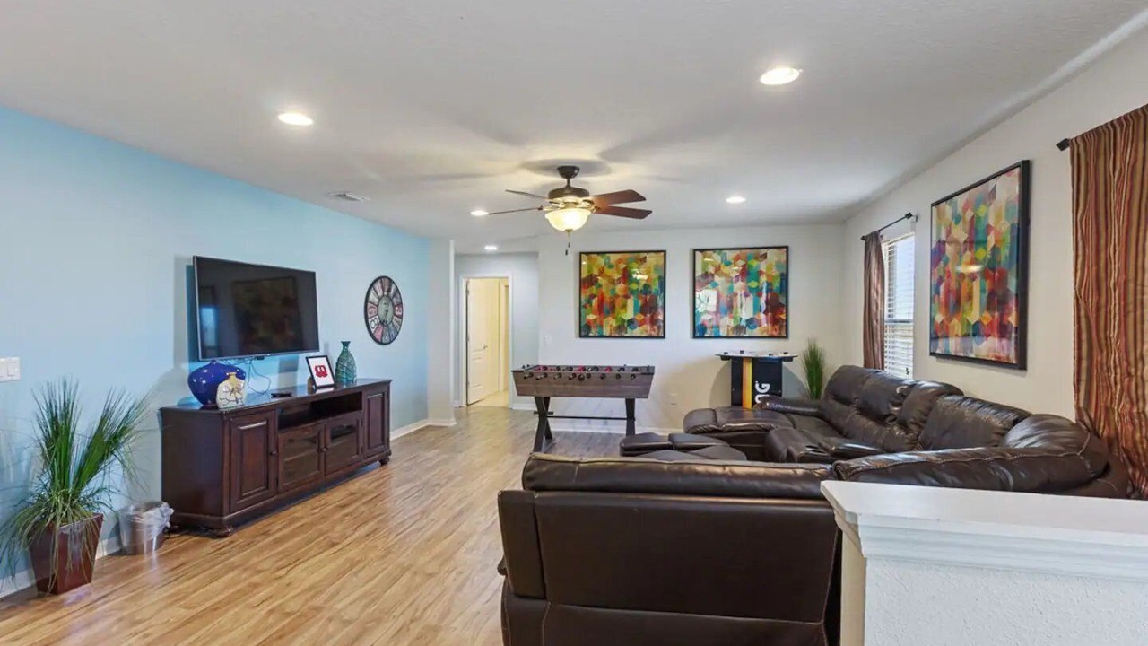 Photo of Livingroom in Four Corners