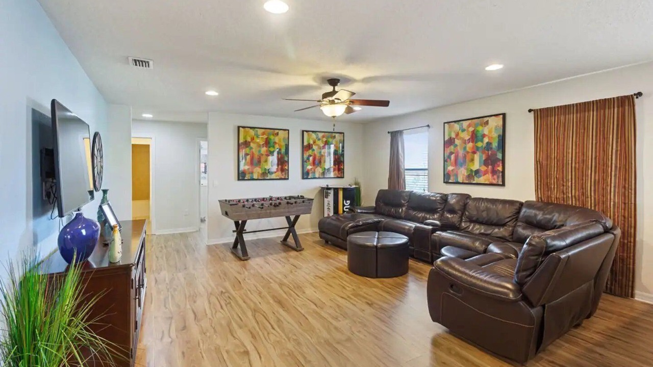 Photo of Livingroom in Four Corners