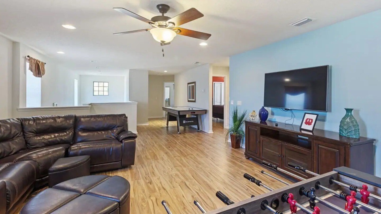 Photo of Livingroom in Four Corners