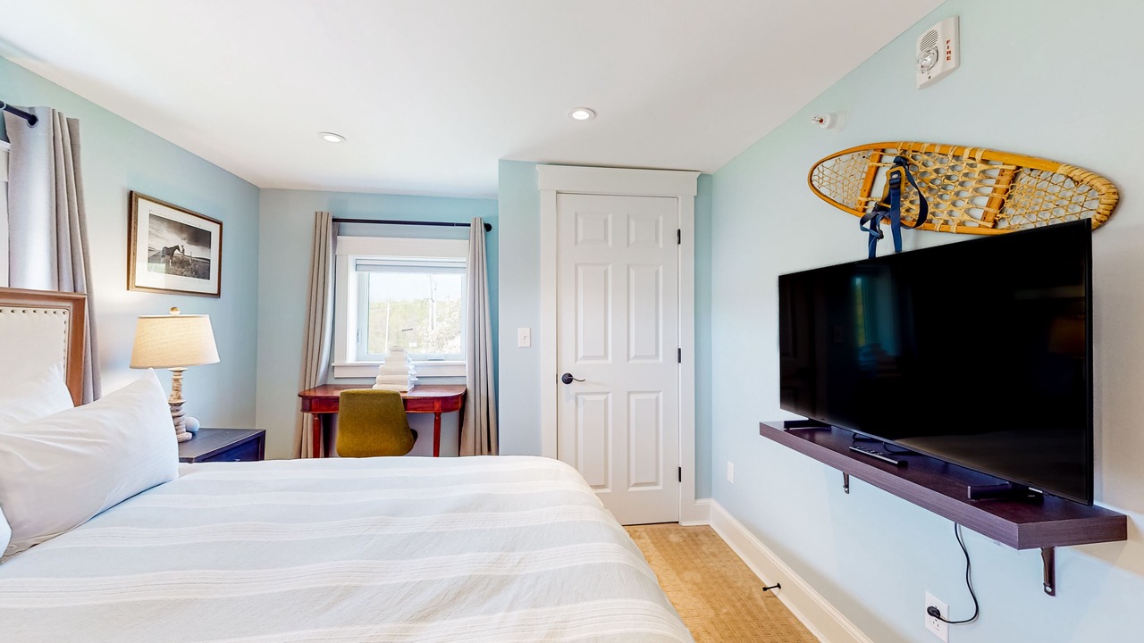 Photo of Bedroom in Waterbury Center