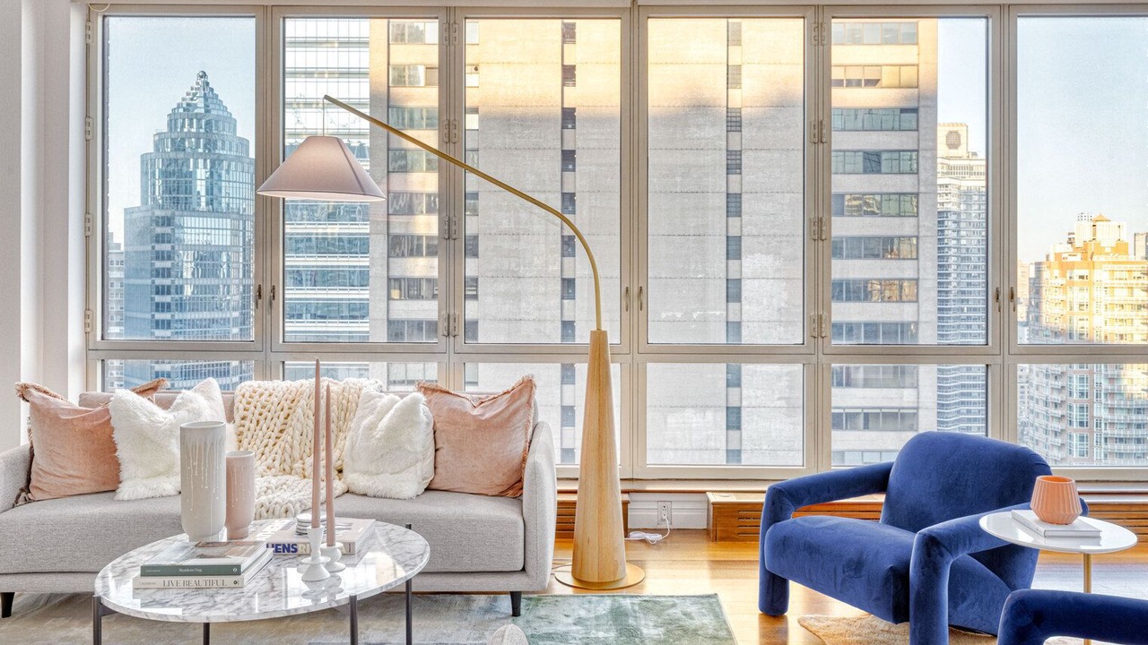 Photo of Livingroom in Sutton Place