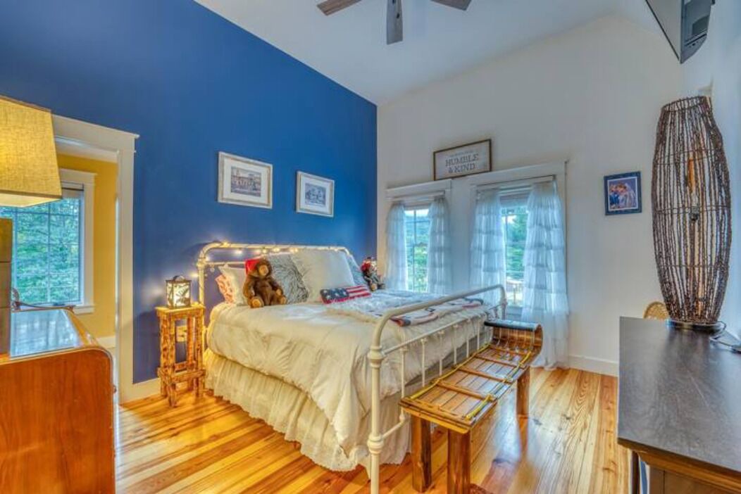 Photo of Bedroom in North Woodstock