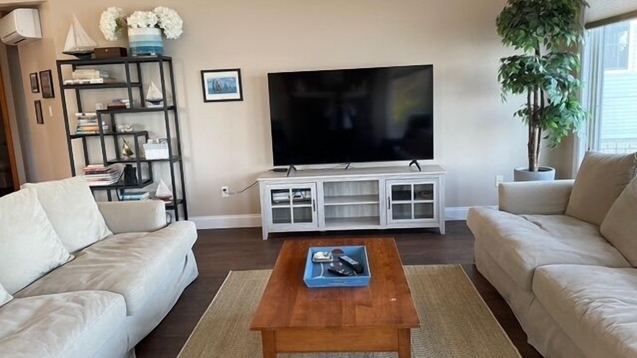 Photo of Livingroom in Malletts Bay