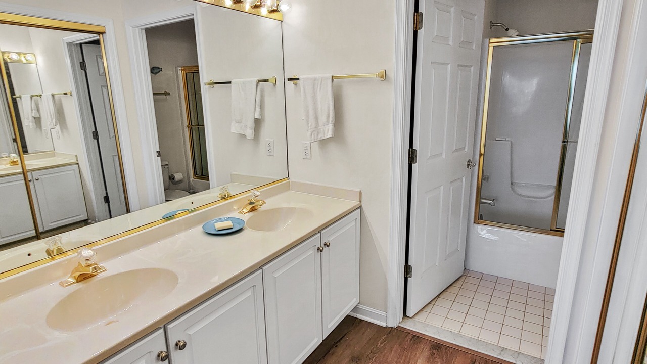 Photo of Bathroom in Heron Harbour Isle