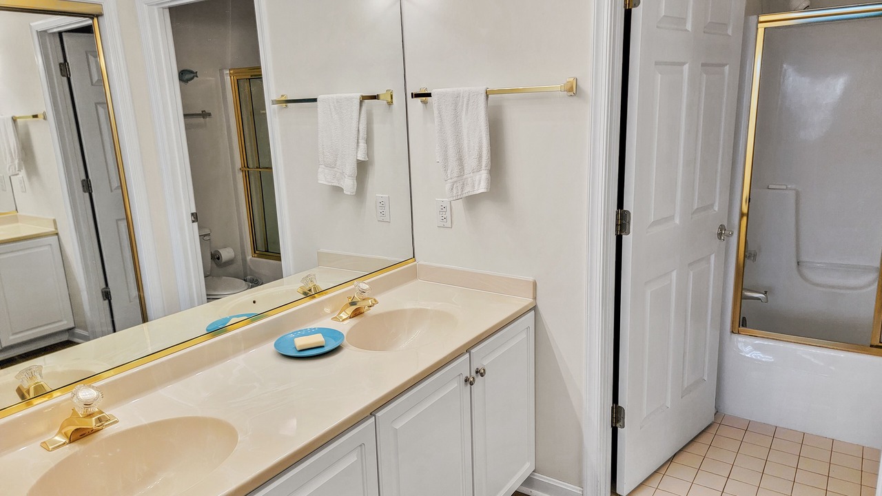 Photo of Bathroom in Heron Harbour Isle