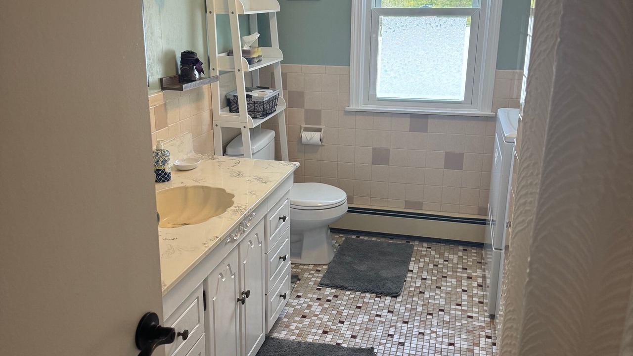 Photo of Bathroom in Freedom