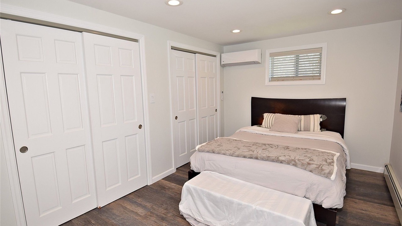 Photo of Bedroom in Hicksville