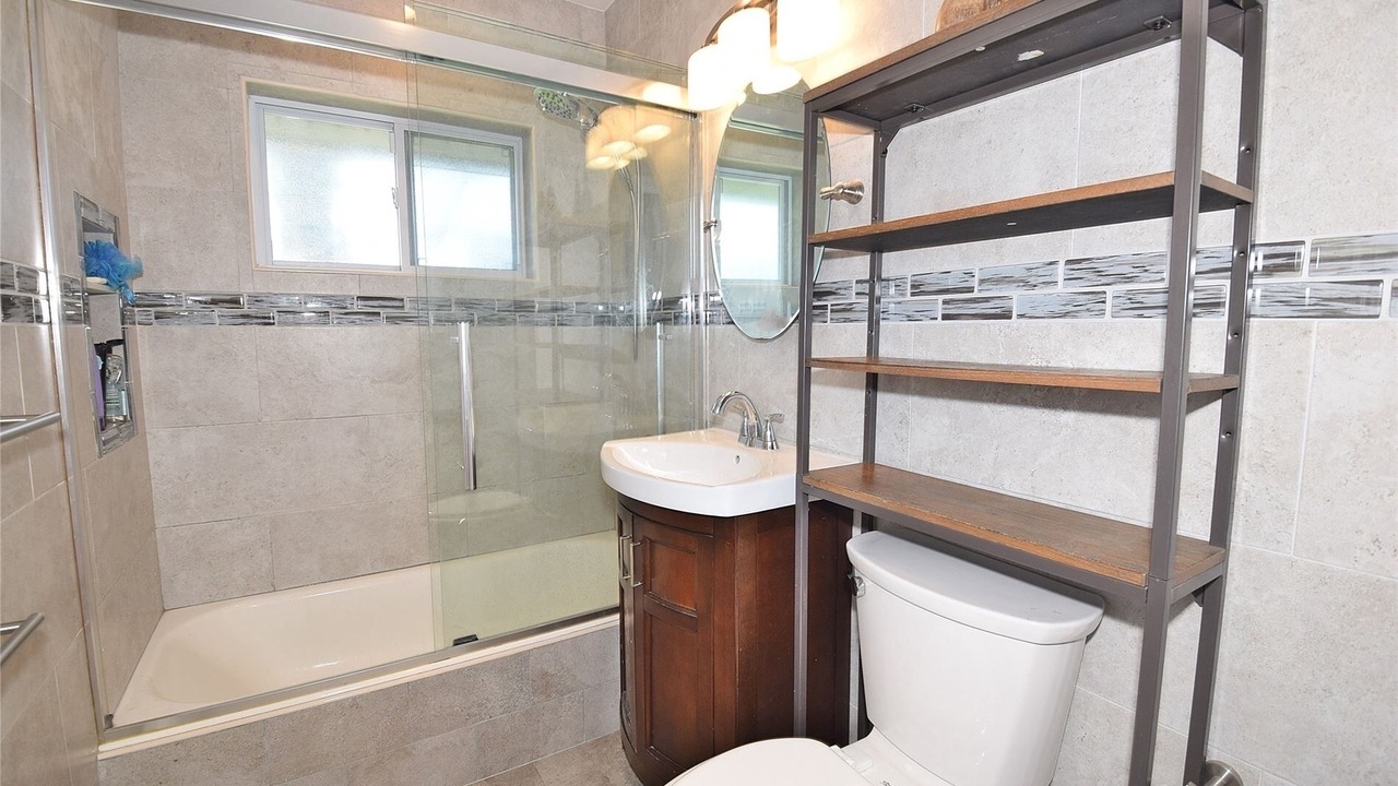 Photo of Bathroom in Hicksville