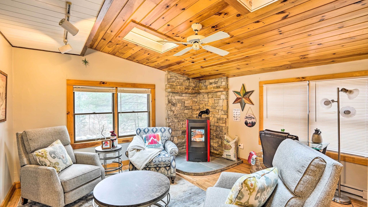 Photo of Livingroom in Charlemont