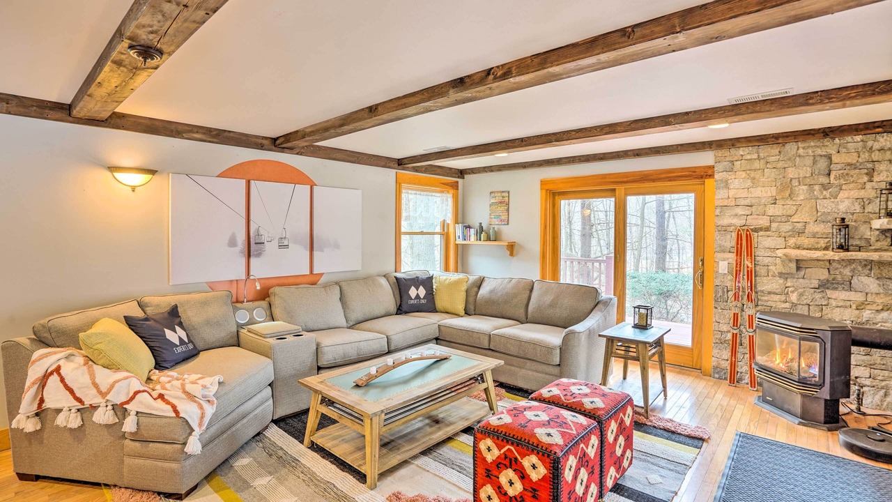 Photo of Livingroom in Charlemont