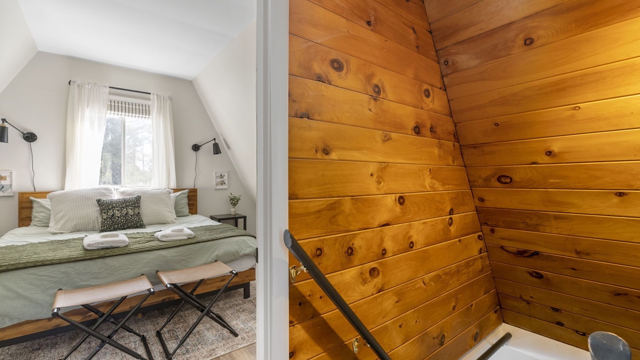 Photo of Bedroom in South Chatham