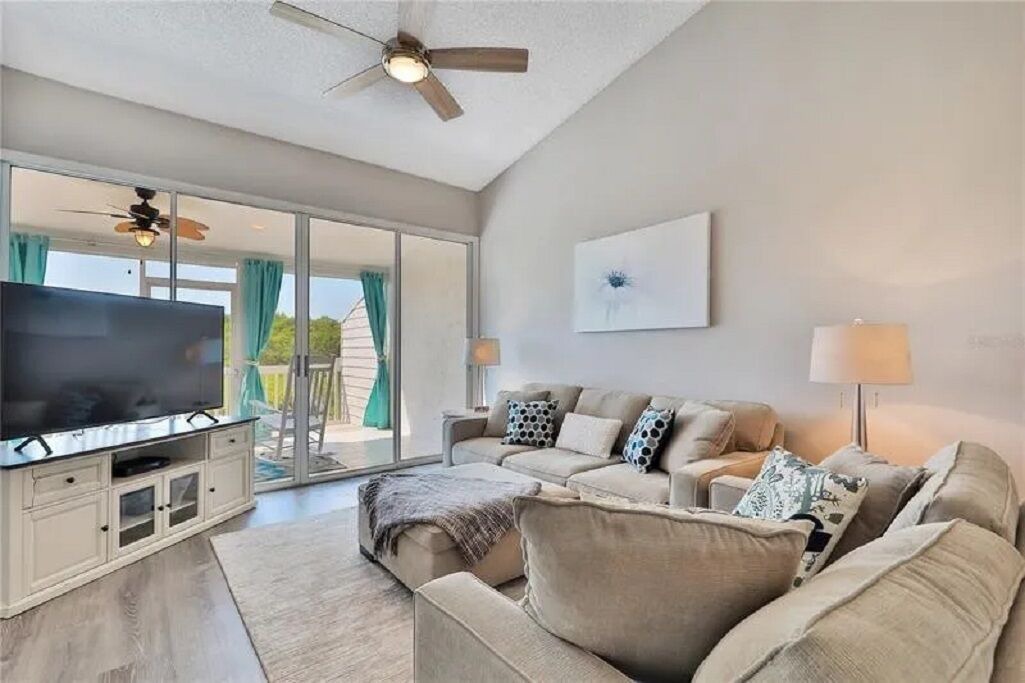 Photo of Livingroom in Whitney Beach