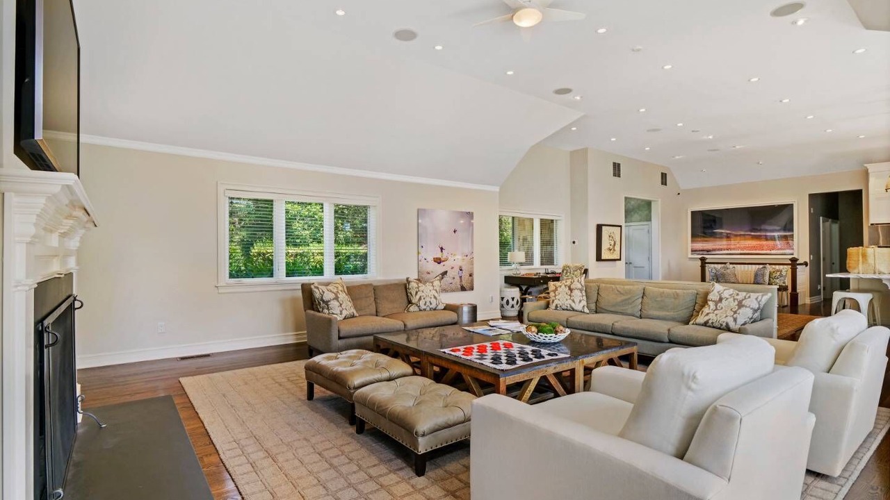 Photo of Livingroom in Shinnecock Hills