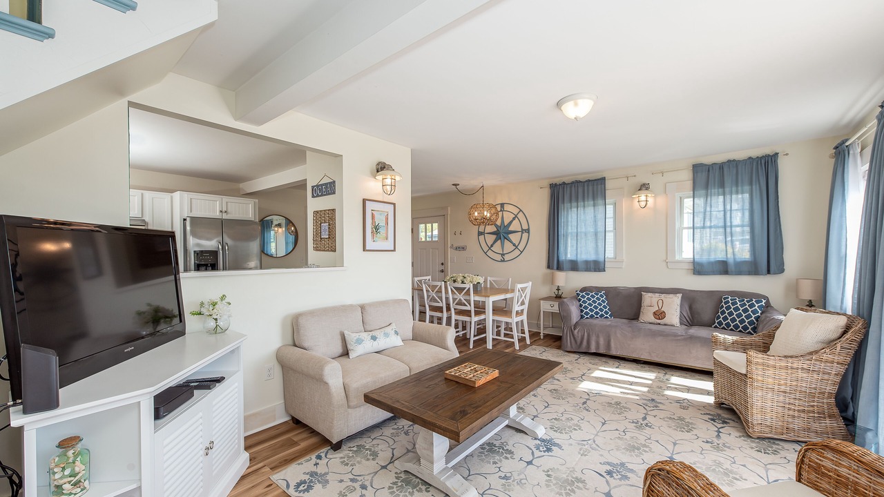 Photo of Livingroom in Mid-Coast and Islands