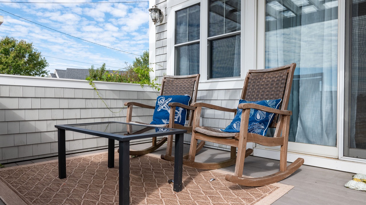 Photo of Patio Balcony in Mid-Coast and Islands