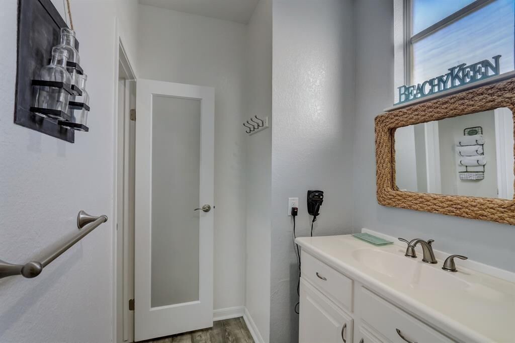 Photo of Bathroom in Pirates Beach