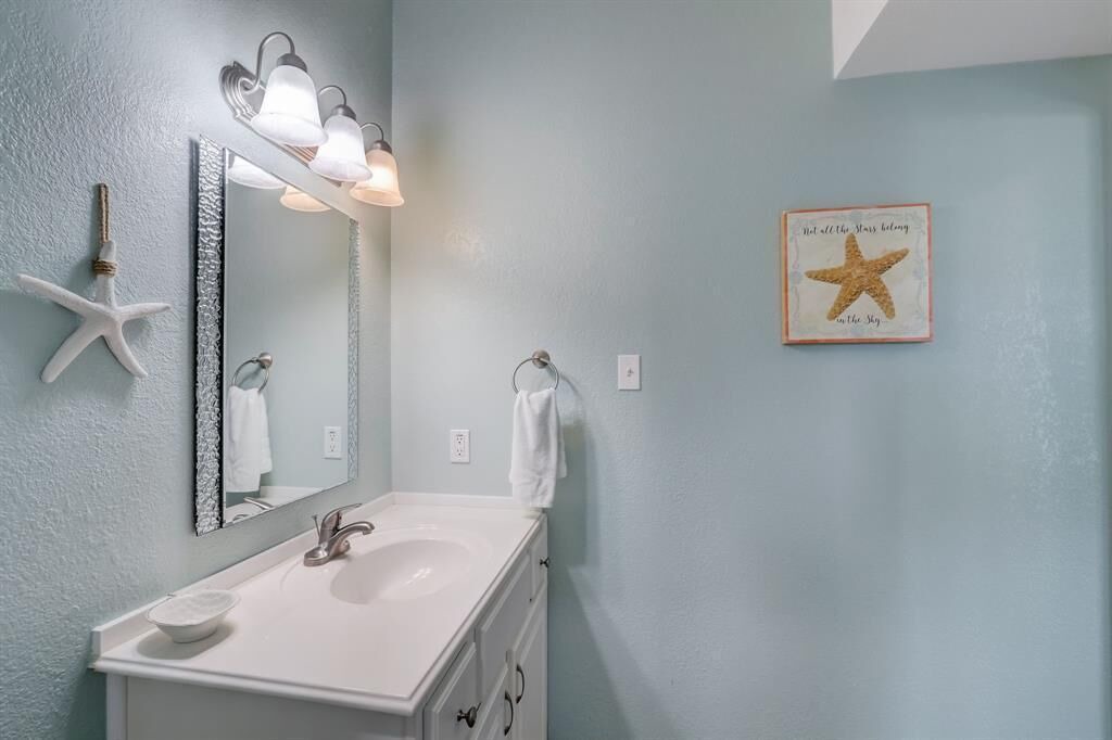 Photo of Bathroom in Pirates Beach