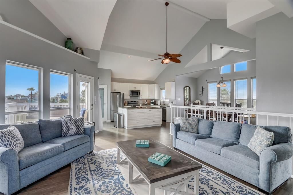Photo of Livingroom in Pirates Beach