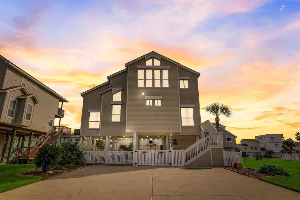 Photo of Outdoor in Pirates Beach