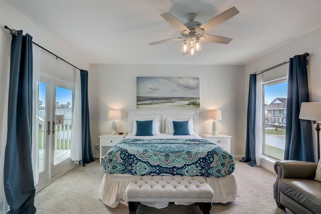 Photo of Bedroom in Pirates Beach