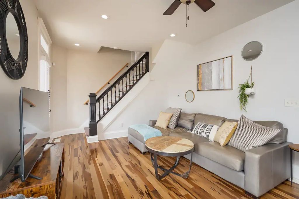 Photo of Livingroom in Victorian Village